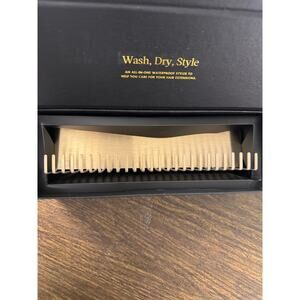 Luxy Metal Waterproof Hair Extension Styling Holder Embossed with Suction Holder